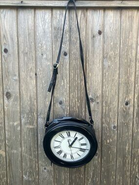 Marilyn brooks clock bag